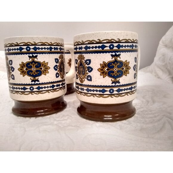 Vintage footed mugs set of 4 retro speckled MCM Eastern style motif Boho READ - Picture 2 of 12